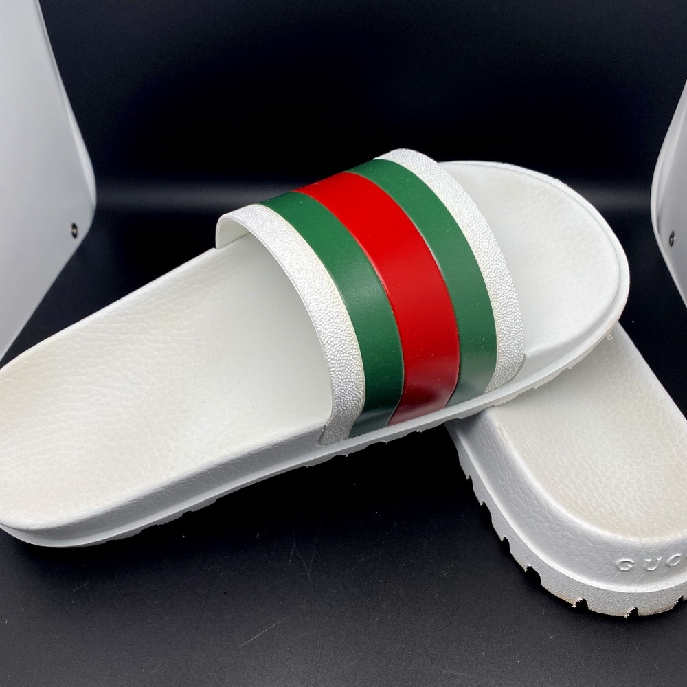GUCCI SLIDES!!